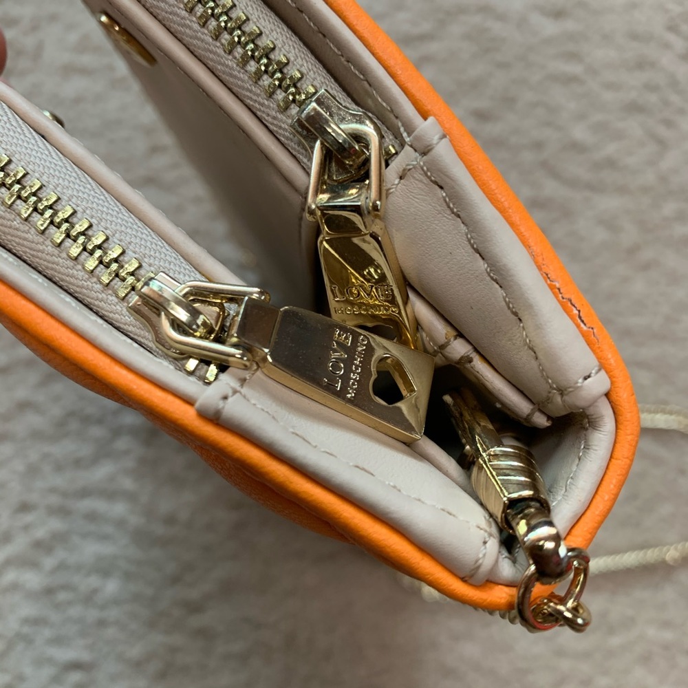 Love Moschino WOC - Picture 5 of 8